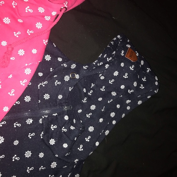 2 for 1 anchored hooded Sweaters - Picture 2 of 3